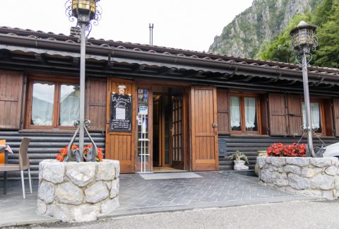 ingresso ristorante pizzeria Moral di Lenna